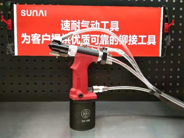 速耐自动自动铆钉机
