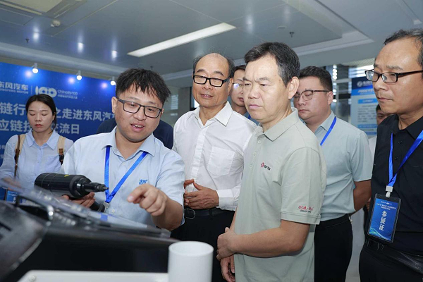 技术总监介绍伺服拉铆枪