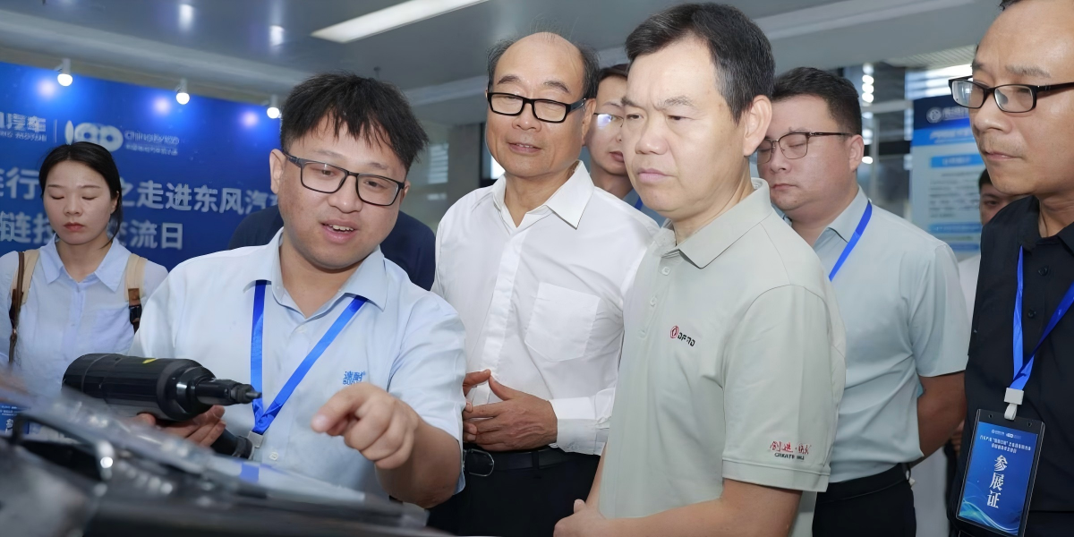 嘉佑佳携伺服拉铆技术亮相东风汽车供应链技术交流日活动