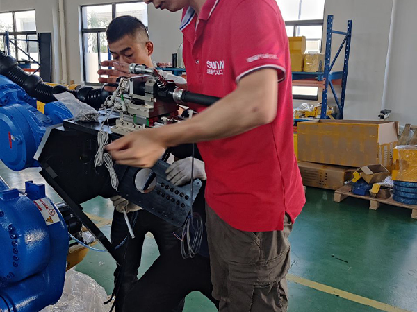 上海友升采用速耐机械臂监控铆螺母枪