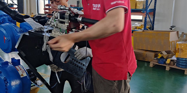 定制自动化铆螺母枪，为未来生产助力